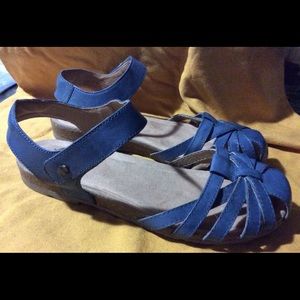 Earth Origins leather sandals